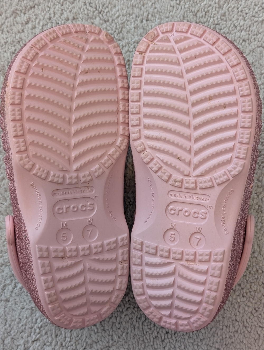 Crocs Baya Pink Glitter Clogs US Women's 7 or Men's 5 Sparkle Barbie Classic - Picture 11 of 13